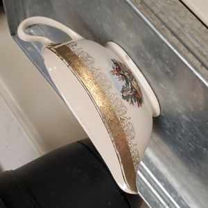 Sabin Crest-O-G Warranted 22K Gold Gravy Boat